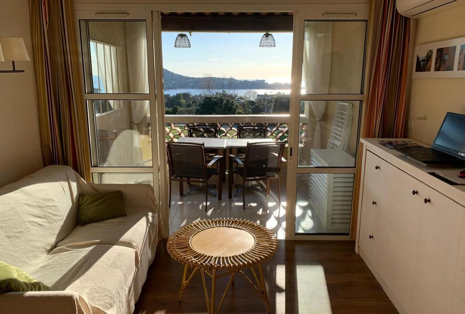 Village Vacances Cap Esterel , Agay , T2 Climatise Vue Mer Panoramique - Acces De Plain-Pied Au Calme Rare Sur Le Site - Piscines Et Parking Couvert Inclus Saint-Raphael