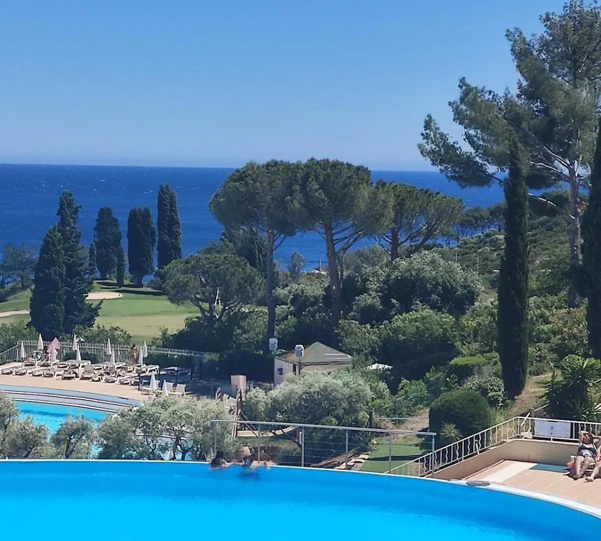 Village Vacances Cap Esterel , Agay , T2 Climatise Vue Mer Panoramique - Acces De Plain-Pied Au Calme Rare Sur Le Site - Piscines Et Parking Couvert Inclus Saint-Raphael  0*, Saint-Raphael (Var)