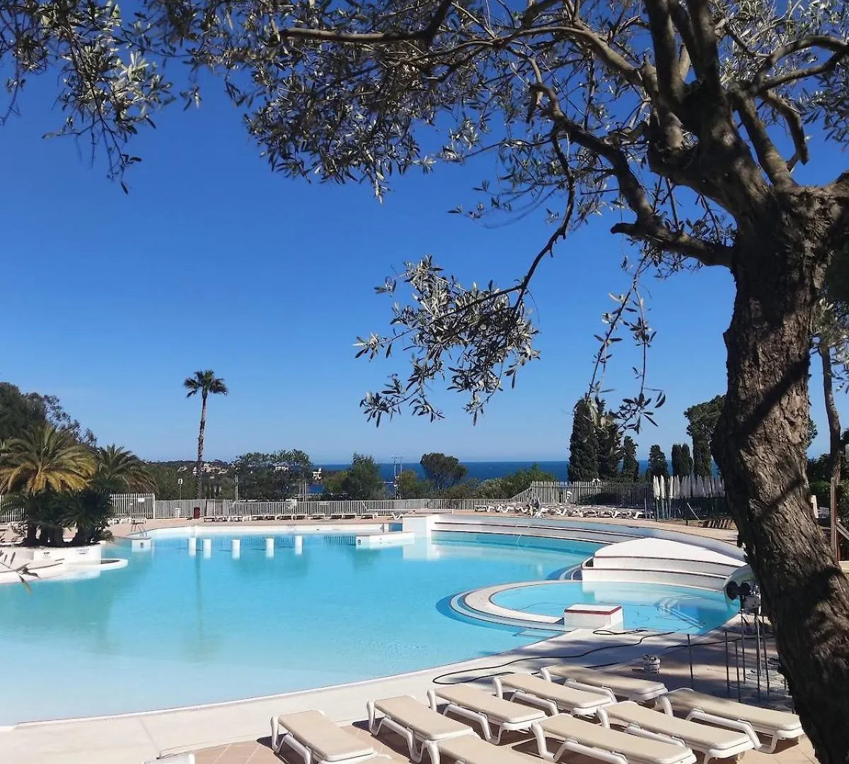 Village Vacances Cap Esterel , Agay , T2 Climatise Vue Mer Panoramique - Acces De Plain-Pied Au Calme Rare Sur Le Site - Piscines Et Parking Couvert Inclus Saint-Raphael