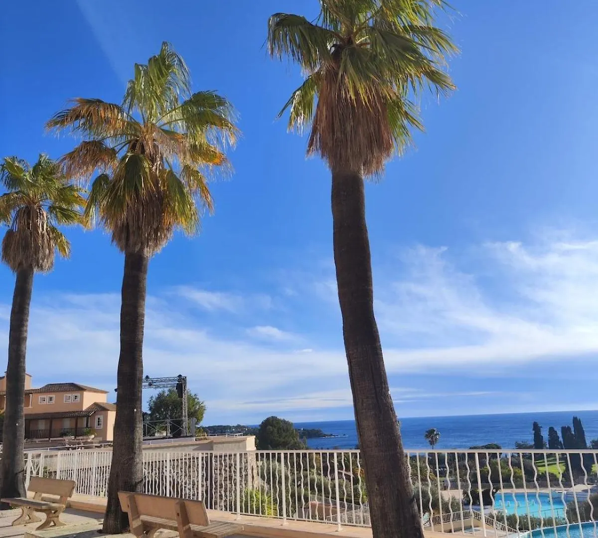 Apartment Village Vacances Cap Esterel , Agay , T2 Climatise Vue Mer Panoramique - Acces De Plain-Pied Au Calme Rare Sur Le Site - Piscines Et Parking Couvert Inclus Saint-Raphael